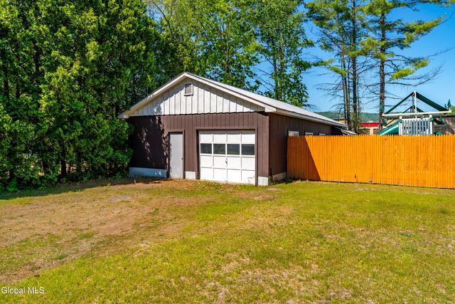 10 Merritt Road, Queensbury, NY 12804