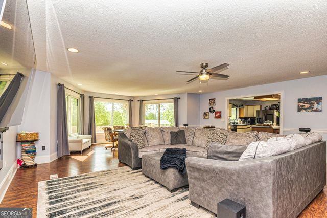 26 Cannongate Road, Sharpsburg, GA 30277