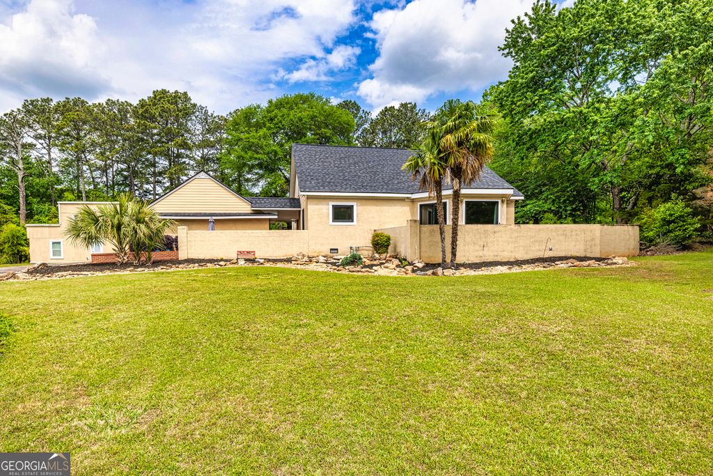 26 Cannongate Road, Sharpsburg, GA 30277