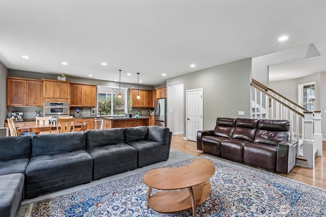 2001 263rd Lane SE, Sammamish, WA 98075
