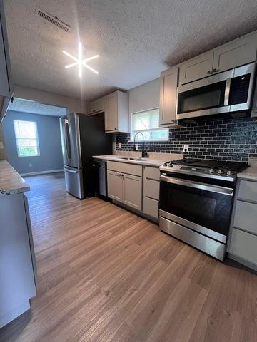 2880 Bulen Avenue, Columbus, OH 43207