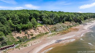 2121 N Scenic Drive, Laketon Twp, MI 49445