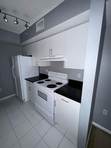 4852 N State Road 7 204, Pompano Beach, FL 33073