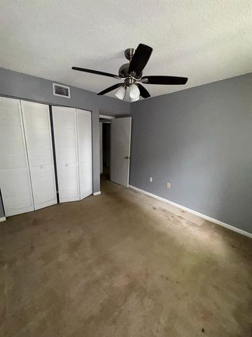 4852 N State Road 7 204, Pompano Beach, FL 33073