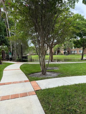 4852 N State Road 7 204, Pompano Beach, FL 33073