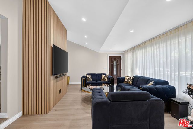 2727 Hollister Terrace, Glendale, CA 91206