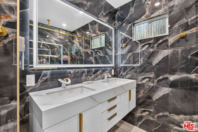 2727 Hollister Terrace, Glendale, CA 91206
