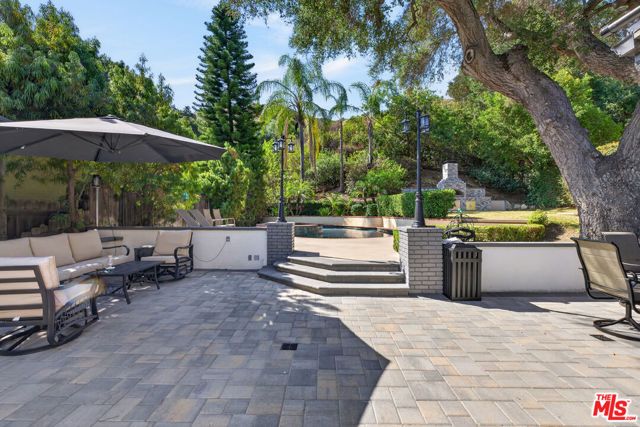 2727 Hollister Terrace, Glendale, CA 91206