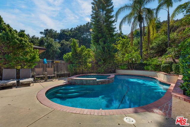 2727 Hollister Terrace, Glendale, CA 91206