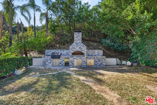 2727 Hollister Terrace, Glendale, CA 91206