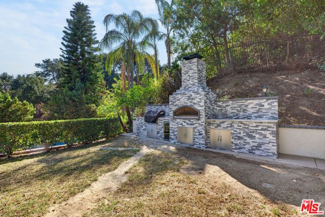 2727 Hollister Terrace, Glendale, CA 91206