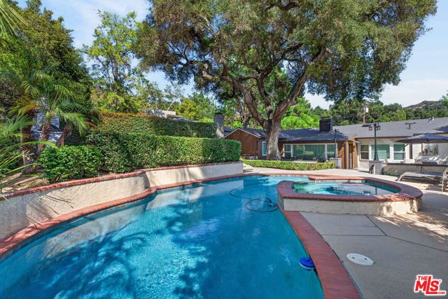 2727 Hollister Terrace, Glendale, CA 91206
