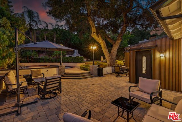 2727 Hollister Terrace, Glendale, CA 91206