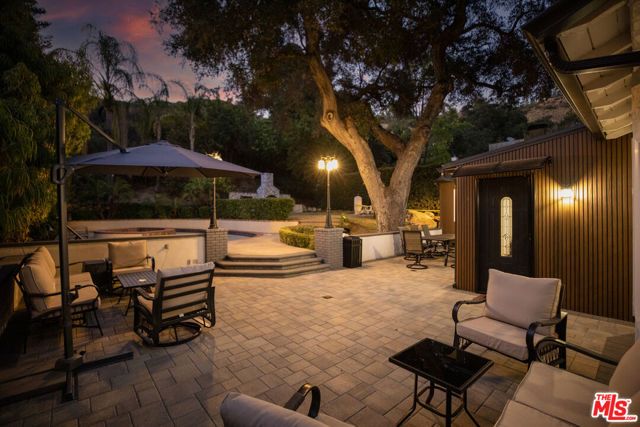 2727 Hollister Terrace, Glendale, CA 91206