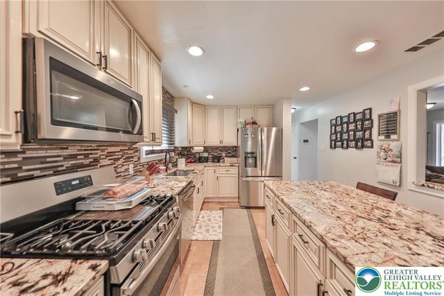 7270 Heather Road, Lower Macungie Twp, PA 18062