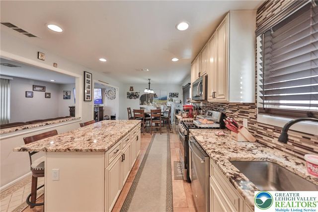 7270 Heather Road, Lower Macungie Twp, PA 18062