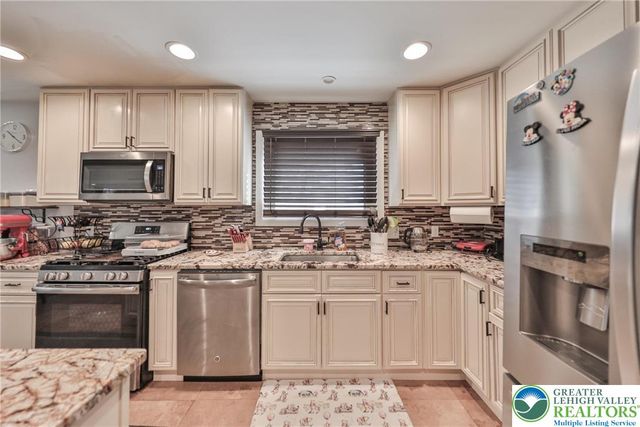 7270 Heather Road, Lower Macungie Twp, PA 18062