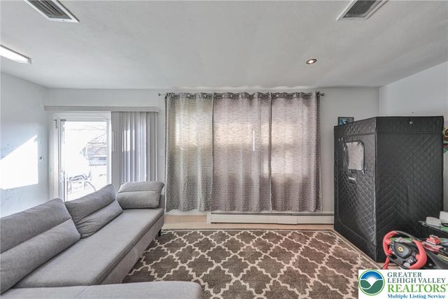 7270 Heather Road, Lower Macungie Twp, PA 18062