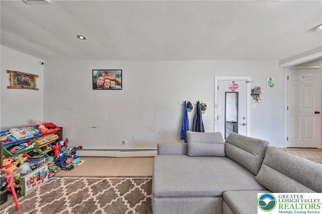 7270 Heather Road, Lower Macungie Twp, PA 18062