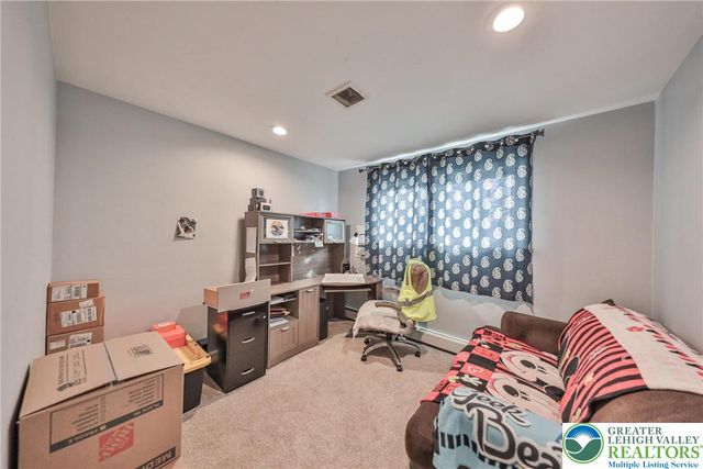 7270 Heather Road, Lower Macungie Twp, PA 18062