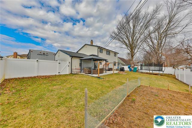 7270 Heather Road, Lower Macungie Twp, PA 18062