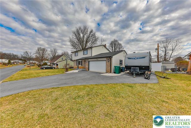 7270 Heather Road, Lower Macungie Twp, PA 18062