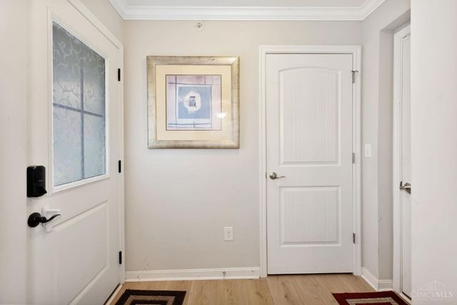 37 Old Pond Road, Springboro, OH 45066