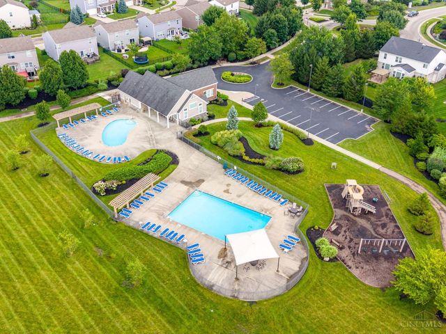 37 Old Pond Road, Springboro, OH 45066