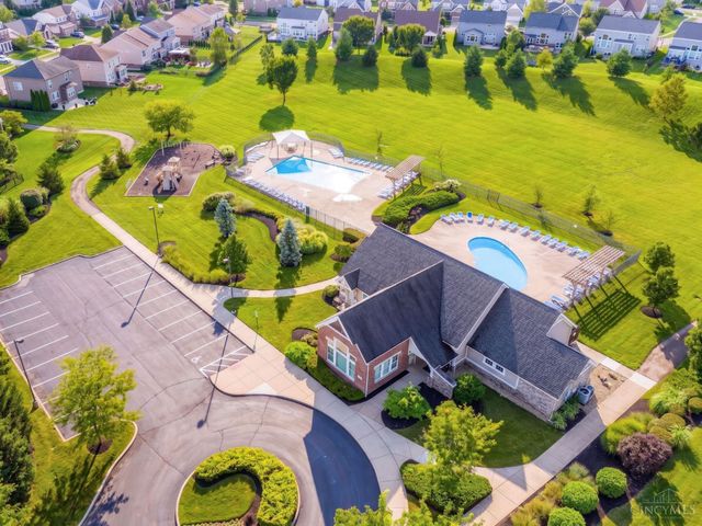 37 Old Pond Road, Springboro, OH 45066