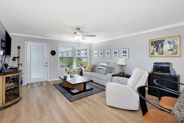 37 Old Pond Road, Springboro, OH 45066