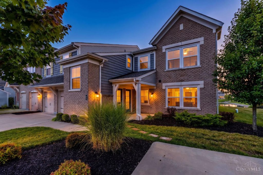 37 Old Pond Road, Springboro, OH 45066