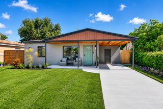 110 NW 56th Street, Oakland Park, FL 33309