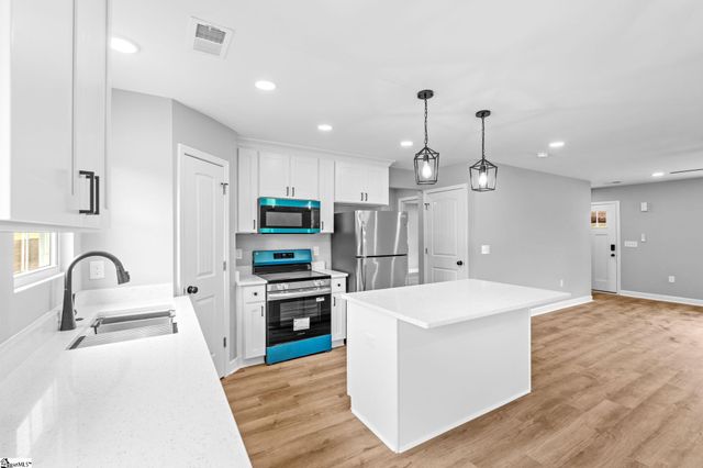 1861 Reid School Road, Taylors, SC 29687