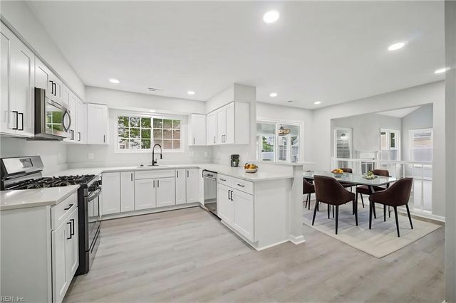 1848 Chestwood DR, Virginia Beach, VA 23453