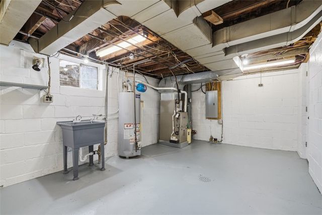 885 MIDDLE ROAD, Castle Shannon, PA 15234