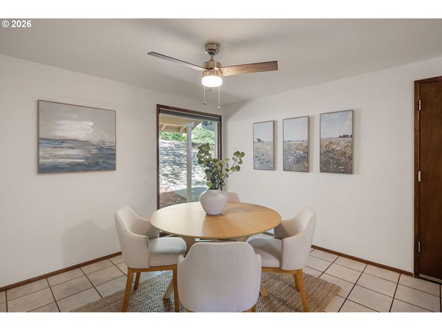2834 WARREN St, Eugene, OR 97405