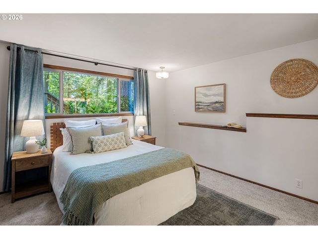 2834 WARREN St, Eugene, OR 97405