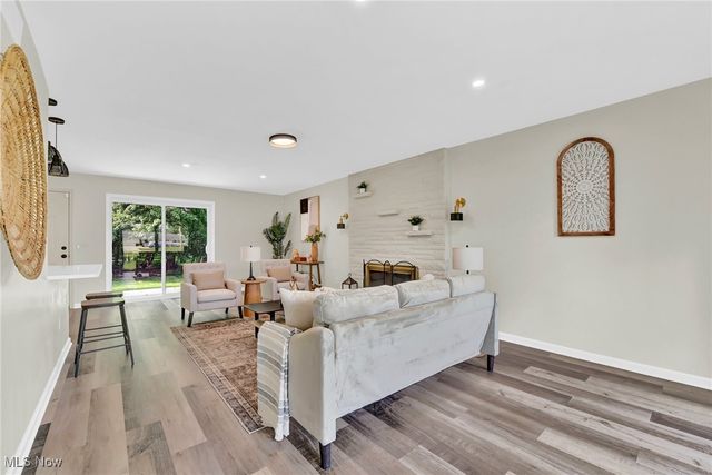 5679 Wilson Mills Road, Highland Heights, OH 44143