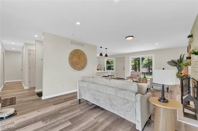 5679 Wilson Mills Road, Highland Heights, OH 44143