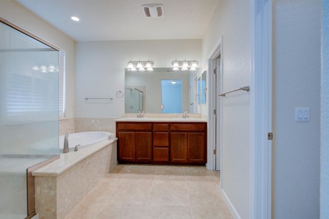 3105 Lake Hill Ct, Modesto, CA 95355