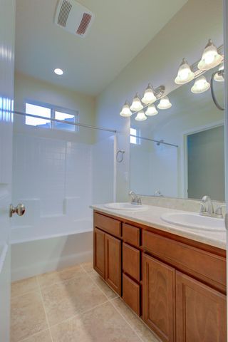 3105 Lake Hill Ct, Modesto, CA 95355