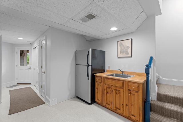 4 East Neck Road, Stonington, CT 06378