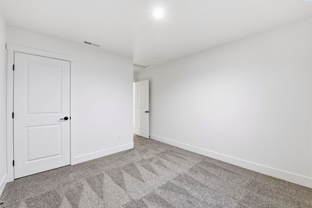 7423 Grapevine Ct, West Richland, WA 99353