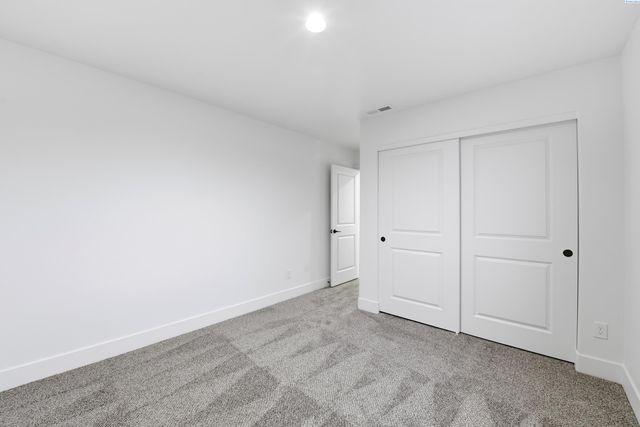 7423 Grapevine Ct, West Richland, WA 99353