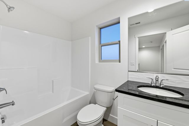 7423 Grapevine Ct, West Richland, WA 99353