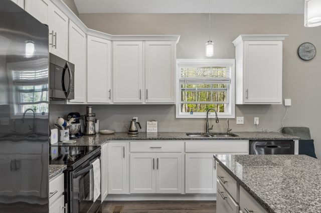 109 Duke Rd, Dickson, TN 37055