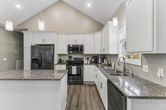 109 Duke Rd, Dickson, TN 37055
