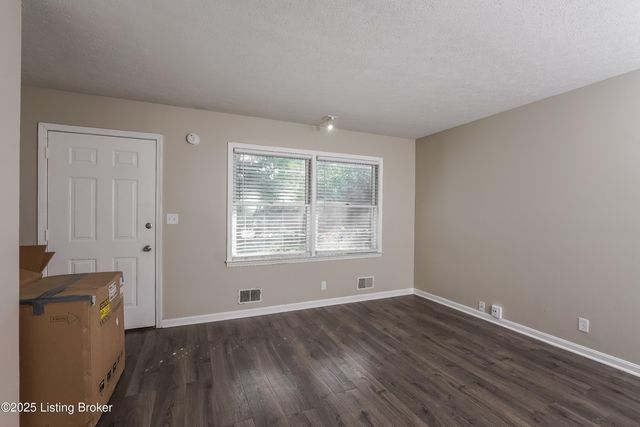 3804 Breckenridge Ln, Louisville, KY 40218