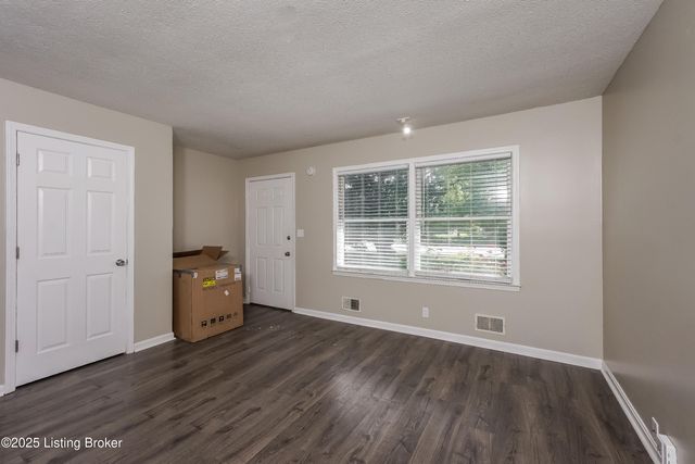 3804 Breckenridge Ln, Louisville, KY 40218