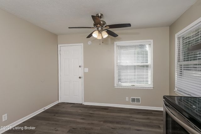 3804 Breckenridge Ln, Louisville, KY 40218